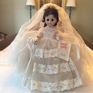 Collectible Vintage Madame Alexander Brunette Bride 14" Doll  #1555